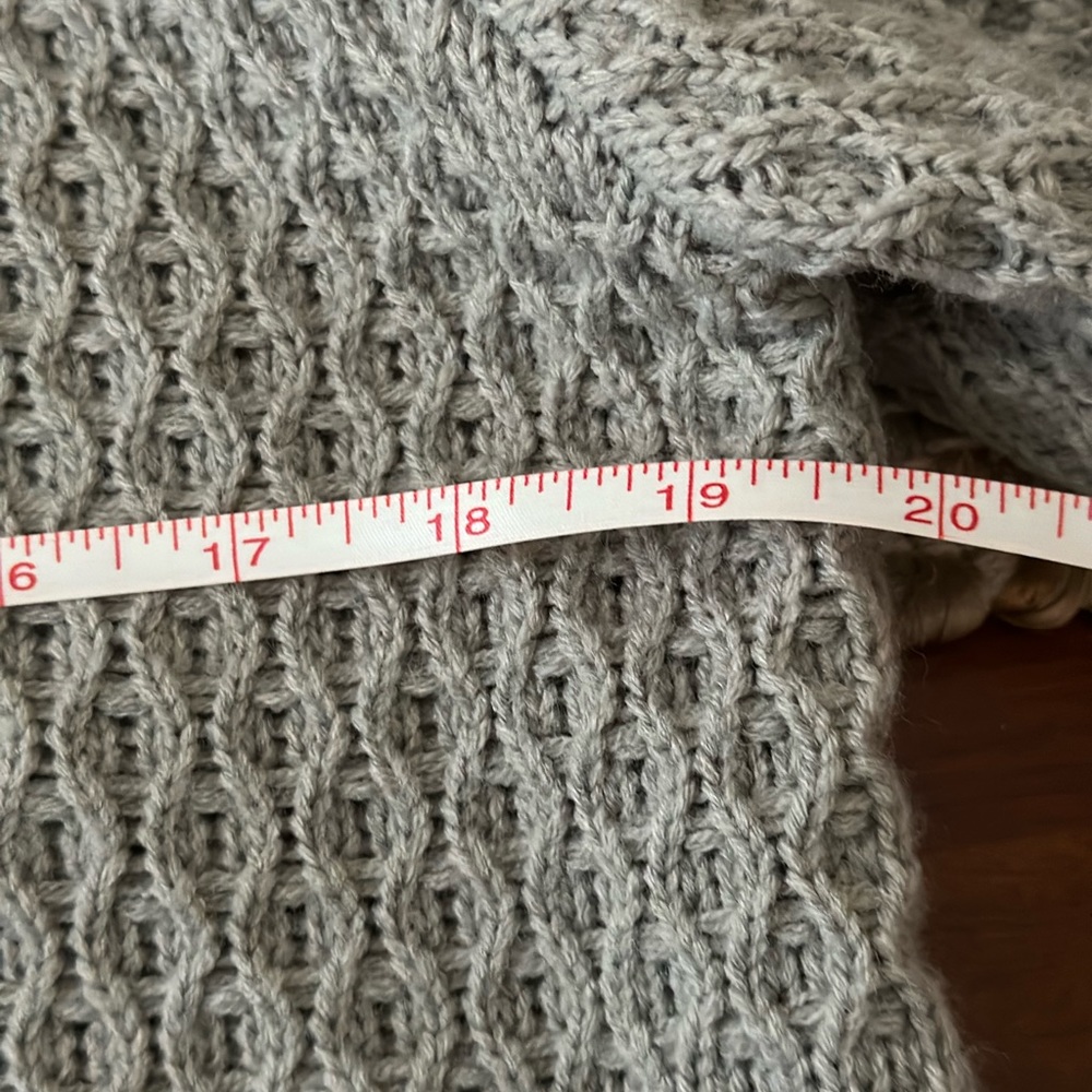 No Brand Gray Sweater Size XL - Picture 3 of 9